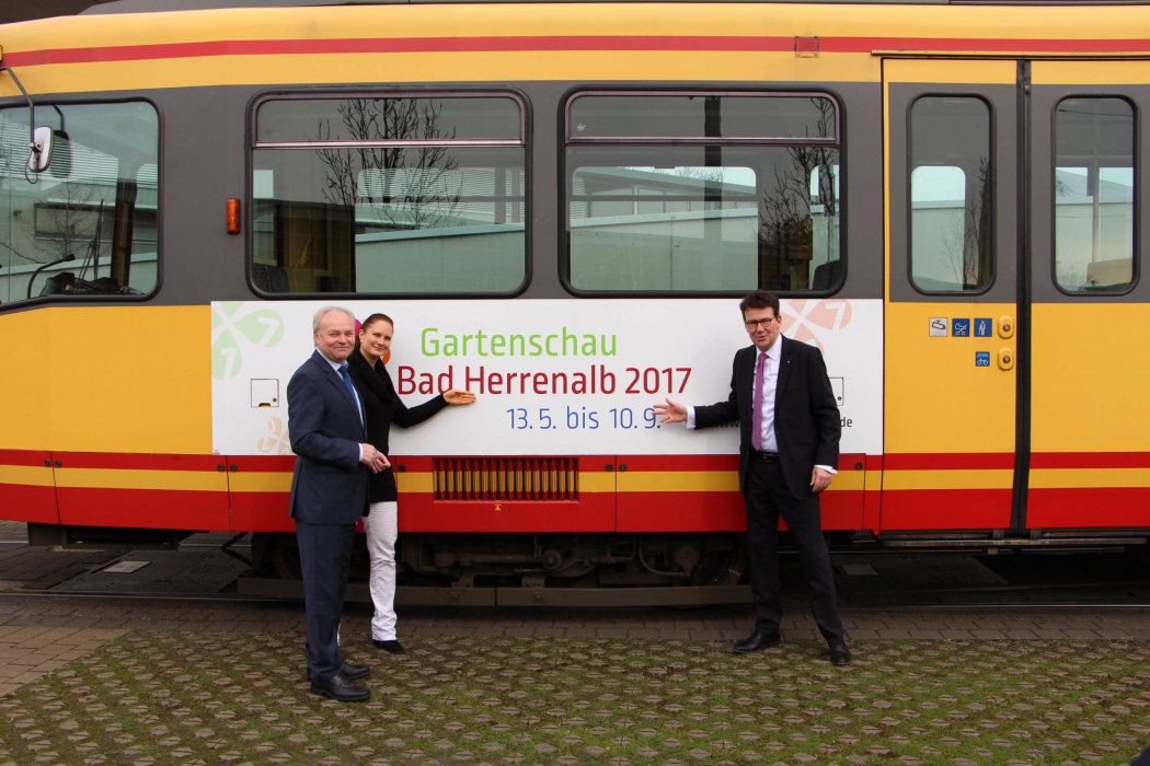 Gartenschau-Bahn_Mai_Zenker_Pischon__c__Gartenschau_Bad_Herrenalb_2017.jpg