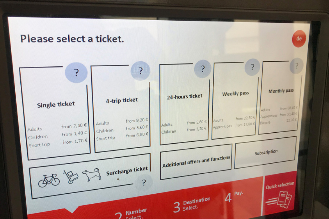 Fahrkartenautomat mit englischsprachiger Menüführung in Halle (Bild: Statdwerke Halle).