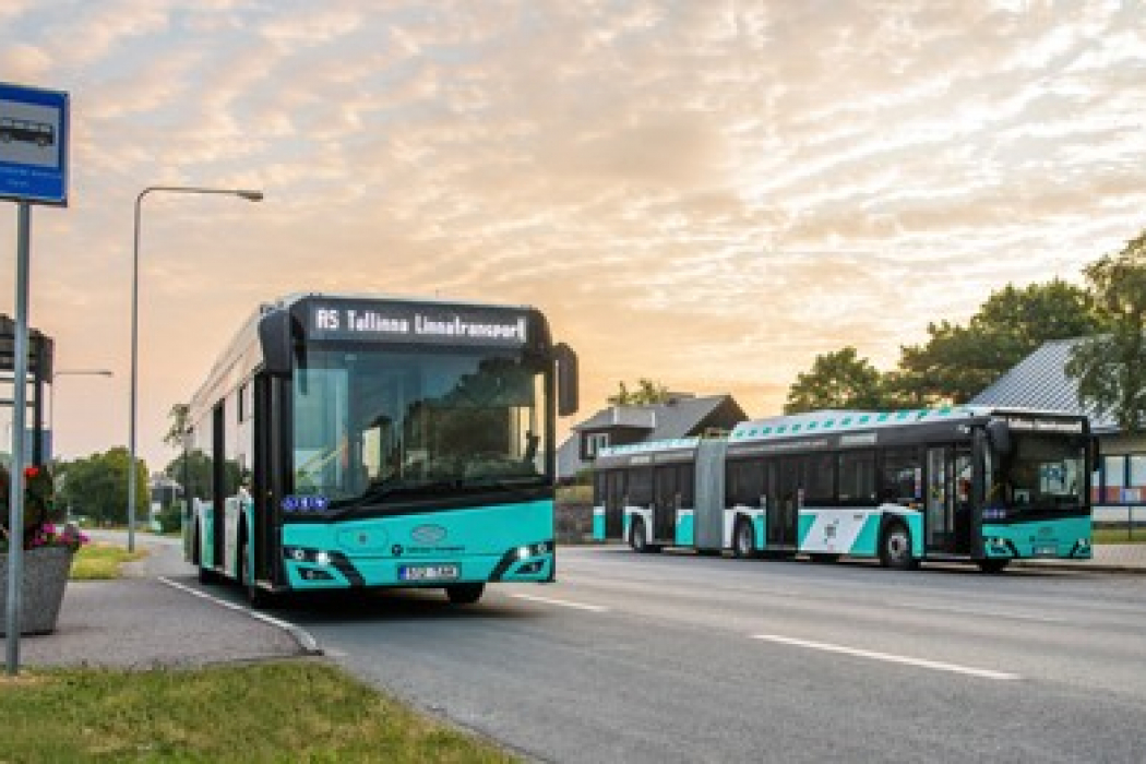 Vertreter von Solaris Bus & Coach und des estnischen Betreibers Aktsiaselts Tallinna Linnatransport (TLT) haben einen Vertrag über die Lieferung von 100 umweltfreundlichen, mit komprimiertem Erdgas (CNG) betriebenen Stadtbussen unterzeichnet. Bei den bestellten Fahrzeugen handelt es sich um 75 Urbino 12 und 25 Urbino 18-Gelenkbusse.