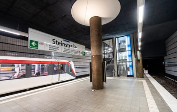 U1Haltestelle Steinstraße in Hamburg barrierefrei