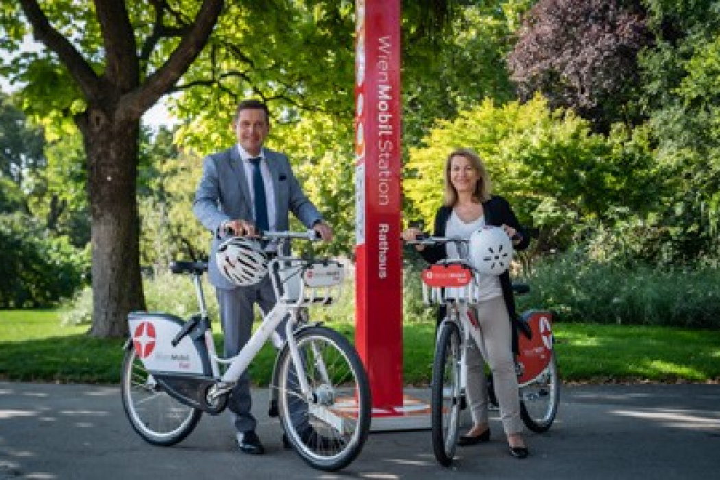 Die Wiener Linien bringen die Wienerinnen und Wiener bald nicht nur auf Schienen oder vier Rädern, sondern auch auf 2 Rädern gut durch die Stadt. Und zwar mit dem Bikesharing-Dienst WienMobil Rad, der Citybike Wien ab nächstem Jahr ablöst.