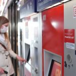 DB und VVO testen bargeldlose Automaten