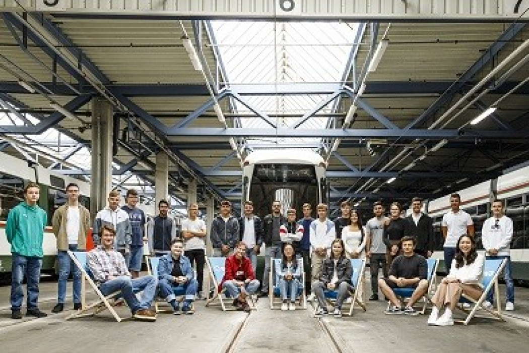 Für 27 junge Menschen beginnt heute ein neuer Lebensabschnitt. Sie beginnen ihre Ausbildung bzw. ihr duales Studium bei den Stadtwerken Augsburg (Bild: swa / Bernd Jaufmann)