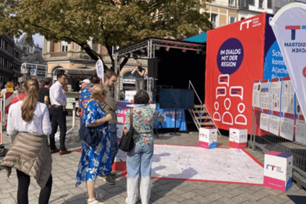 Roadshow zur Regiotram (Bild: AVV)