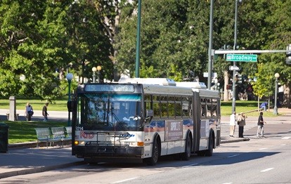 Die Busse von RTD erhalten dank des modernen zentralisierten Systems LIVEtsp Vorrecht an Kreuzungen (Bild: RTD)