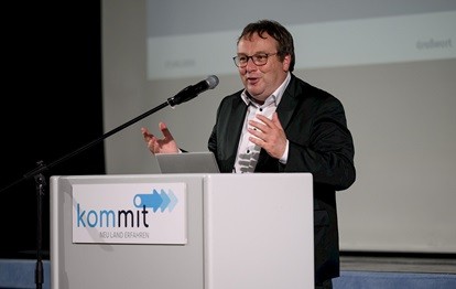 Minister Oliver Krischer beim Abschlusslaborbericht (Bild: Zweckverband Mobilität Münsterland)