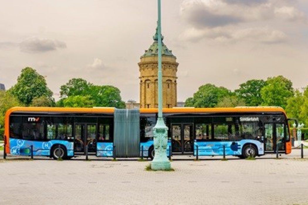 H2-Elektro-Gelenkbus eCitaro G fuel cell (Bild: rnv GmbH / Haubner)