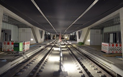 Straßenbahnhaltestelle unter dem Augsburger Hauptbahnhof (Bild: swa / Thomas Hosemann)