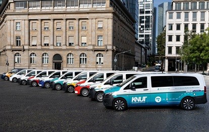 Die RMV On-Demand Shuttles (Bild: RMV / Jana Kay)