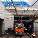 Erste Straßenbahn fährt in den Tunnel unter dem Augsburger Hauptbahnhof